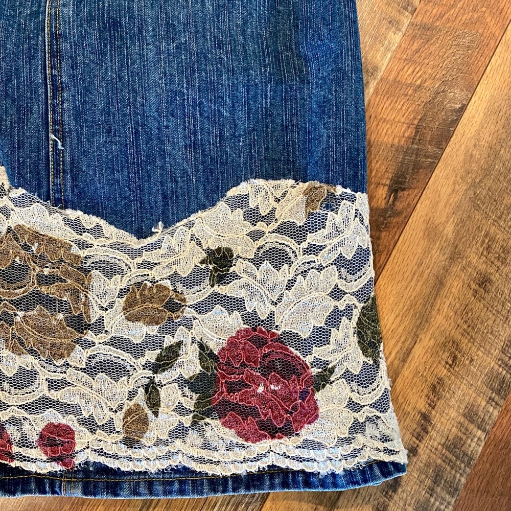 MONROE & MAIN Embellised Denim Pencil Skirt - Picture 12 of 13